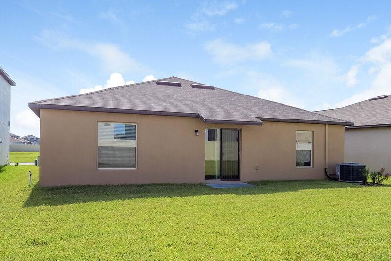 2,100/Mo, 15306 Miller Creek Dr Sun City Center, FL 33573 Rear View