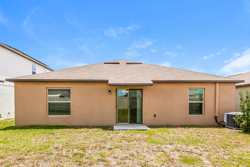 1,975/Mo, 15306 Miller Creek Dr Sun City Center, FL 33573 Rear View