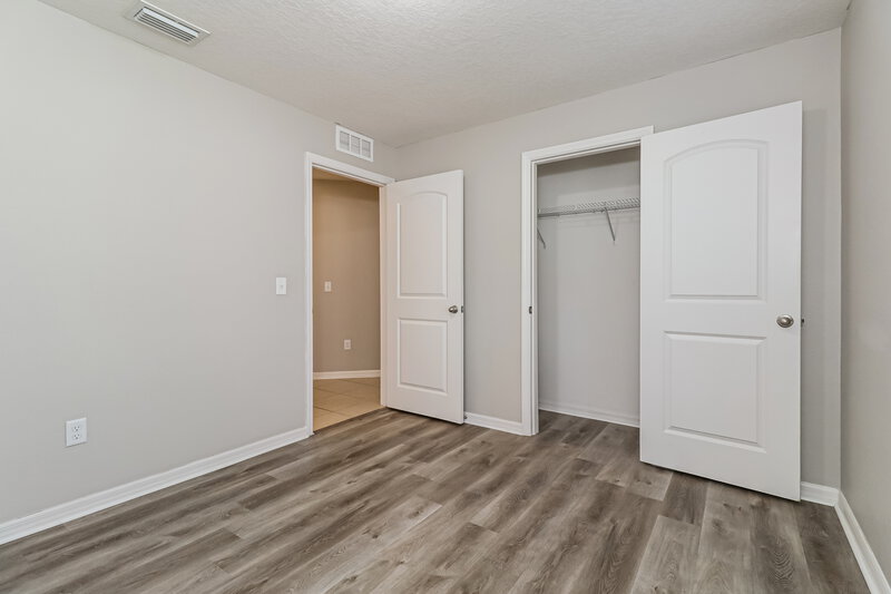 1,705/Mo, 8349 Silverbell Loop Brooksville, FL 34613 Bedroom View