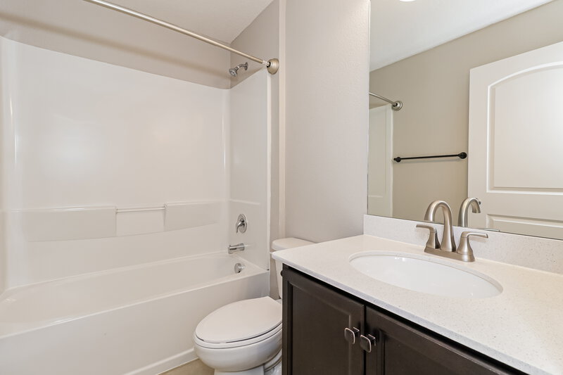 1,705/Mo, 8349 Silverbell Loop Brooksville, FL 34613 Bathroom View