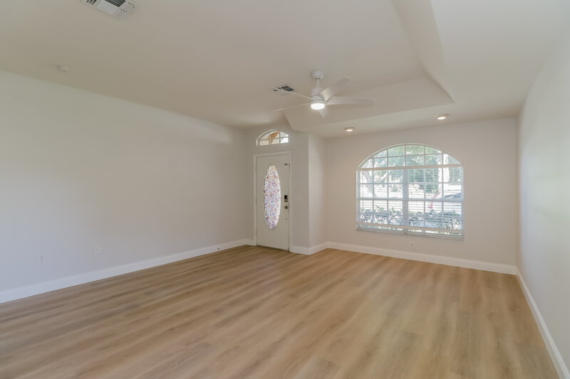 1,850/Mo, 7814 Chadwick Dr New Port Richey, FL 34654 Living Room View 2