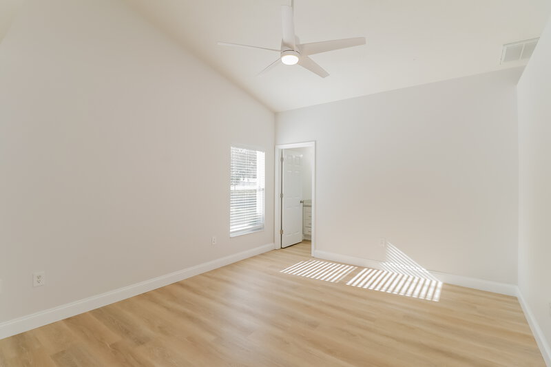 1,850/Mo, 7814 Chadwick Dr New Port Richey, FL 34654 Main Bedroom View