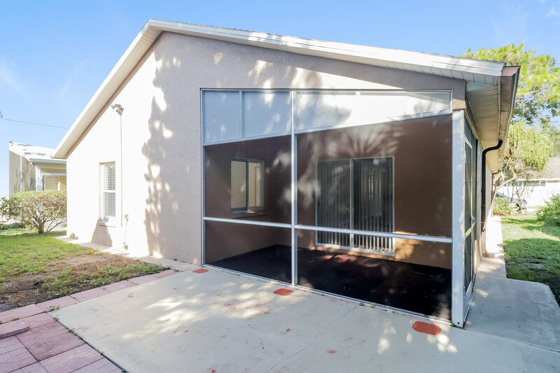 1,850/Mo, 7814 Chadwick Dr New Port Richey, FL 34654 Rear View