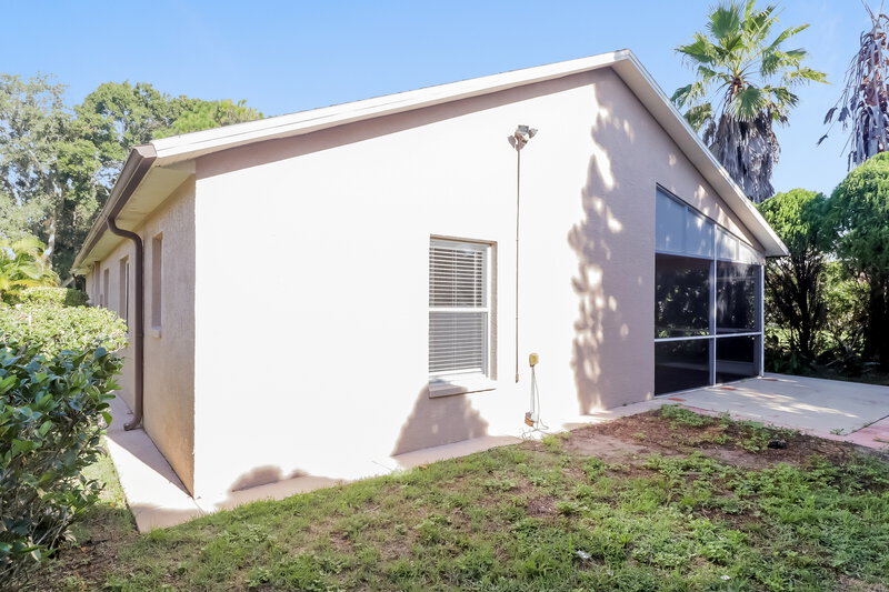 1,850/Mo, 7814 Chadwick Dr New Port Richey, FL 34654 Rear View 2