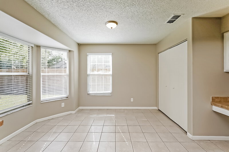 2,660/Mo, 14909 Barby Ave Tampa, FL 33625 Breakfast Nook View