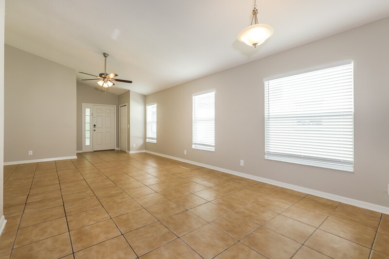 4,635/Mo, 5825 Wrenwater Dr Lithia, FL 33547 Dining Room View 2