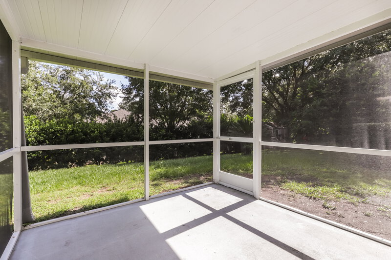 4,635/Mo, 5825 Wrenwater Dr Lithia, FL 33547 Screen Porch View