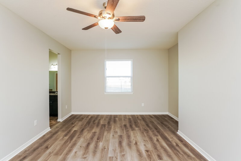 4,360/Mo, 10141 Celtic Ash Dr Ruskin, FL 33573 Main Bedroom View