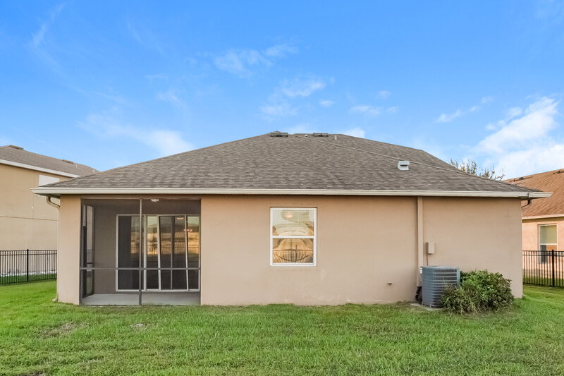 4,360/Mo, 10141 Celtic Ash Dr Ruskin, FL 33573 Rear View
