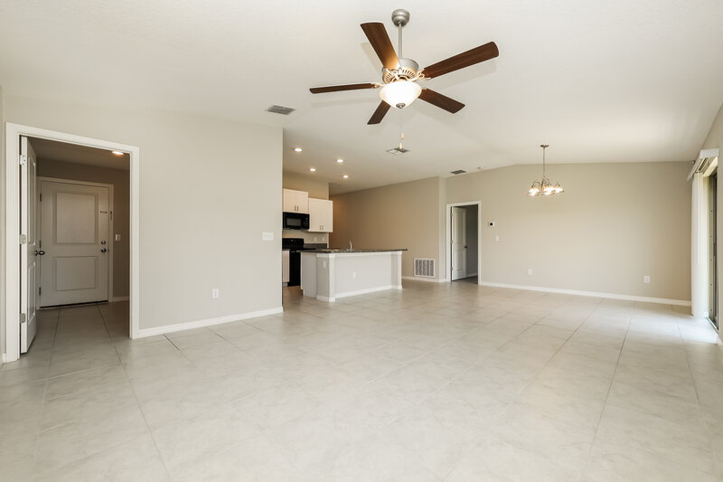 0/Mo, 11515 Sage Canyon Dr Riverview, FL 33578 Living Room View 2