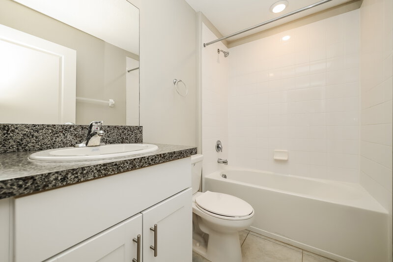 0/Mo, 11515 Sage Canyon Dr Riverview, FL 33578 Bathroom View