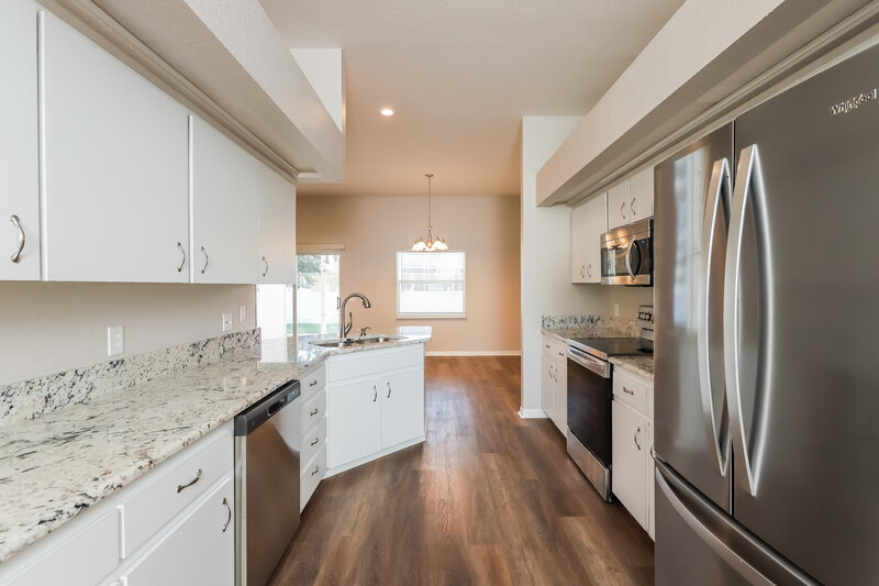3,550/Mo, 7607 Canterbury Cir Lakeland, FL 33810 Kitchen View