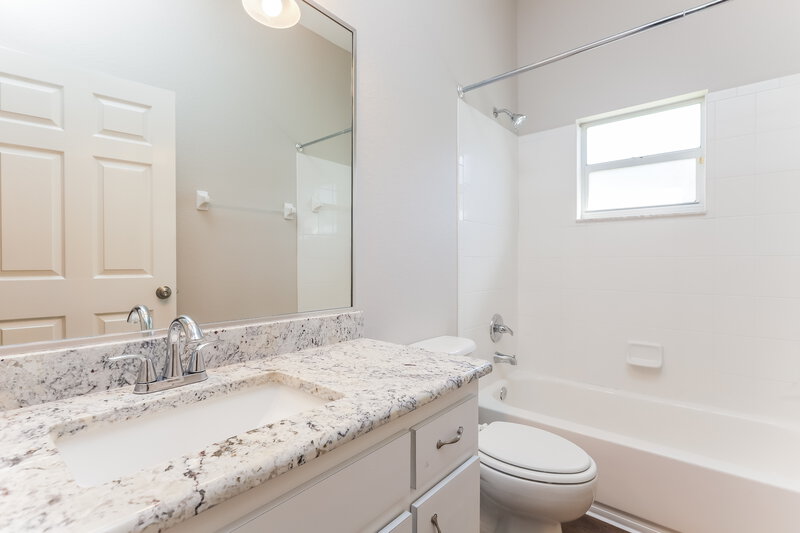3,550/Mo, 7607 Canterbury Cir Lakeland, FL 33810 Bathroom View