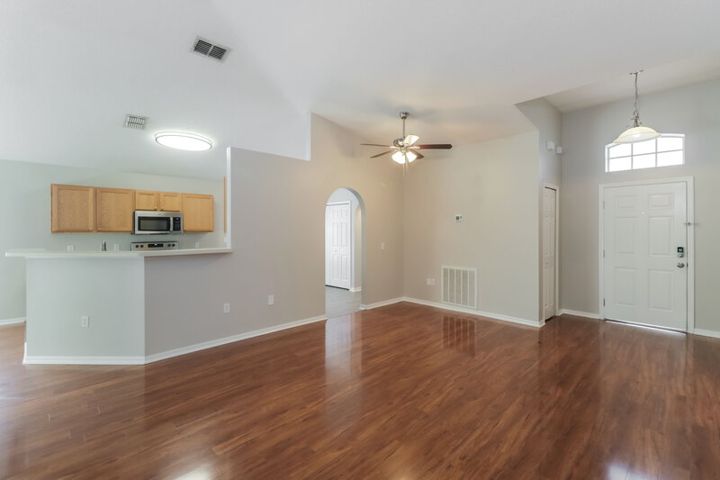 2,250/Mo, 3206 Bellericay Ln Land O Lakes, FL 34638 Living Room View 2