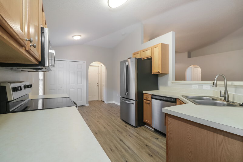2,250/Mo, 3206 Bellericay Ln Land O Lakes, FL 34638 Kitchen View 2