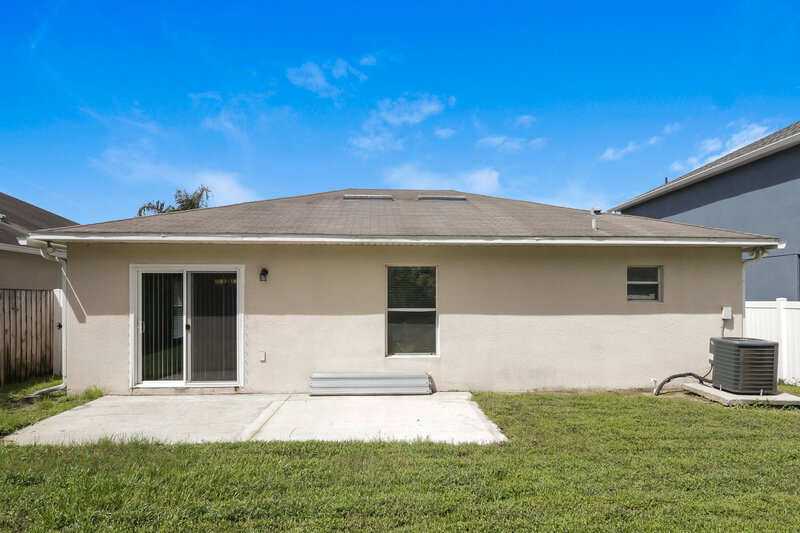 2,250/Mo, 3206 Bellericay Ln Land O Lakes, FL 34638 Rear View