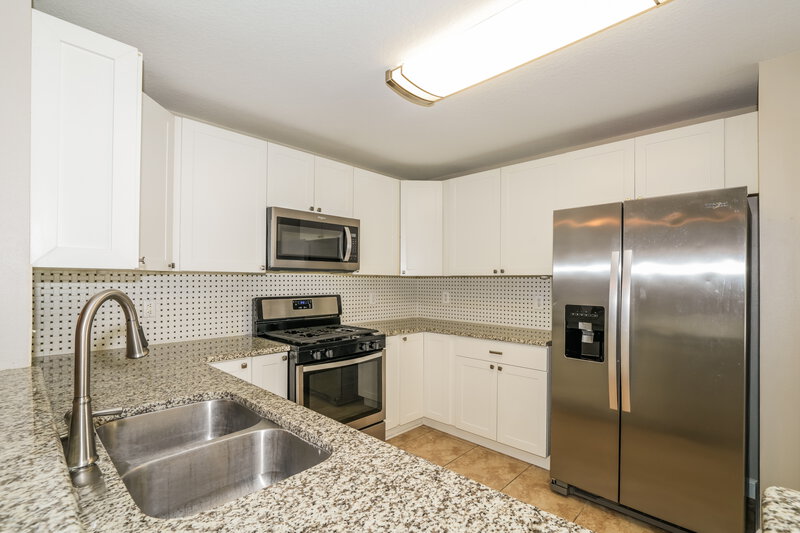 2,385/Mo, 1243 Big Sky Dr Wesley Chapel, FL 33543 Kitchen View