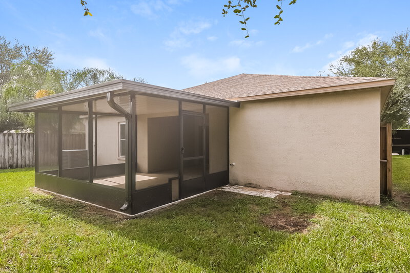 2,595/Mo, 7604 Wiltshire Park Pl Apollo Beach, FL 33572 Rear View