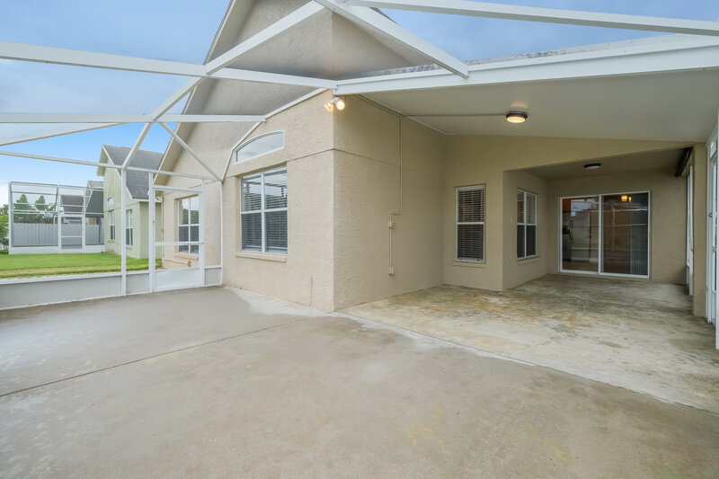 2,300/Mo, 2709 Billingham Dr Land O Lakes, FL 34639 Rear View