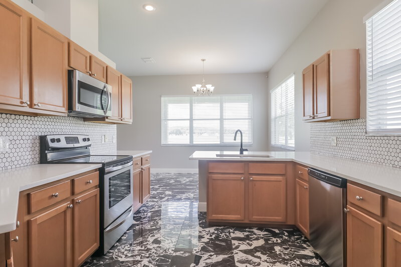 1,815/Mo, 2371 Cross Tee Ct Brooksville, FL 34604 Kitchen View