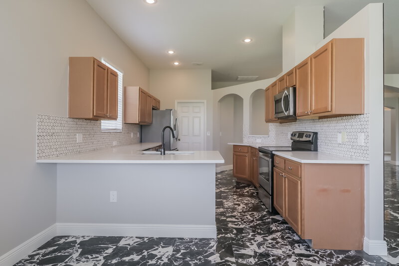 1,815/Mo, 2371 Cross Tee Ct Brooksville, FL 34604 Kitchen View 2