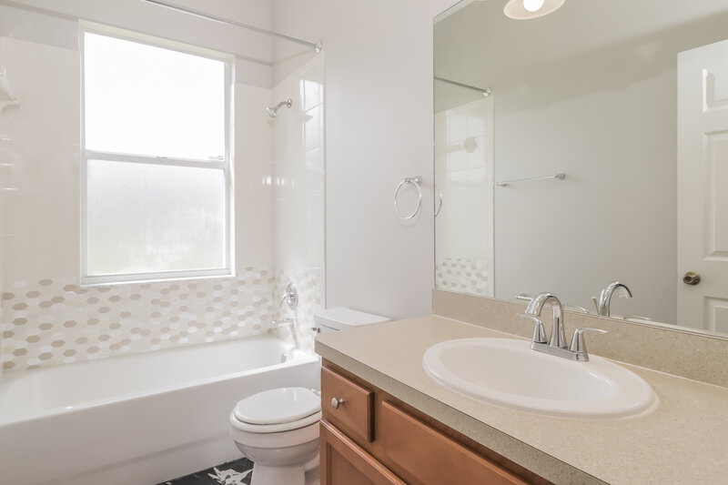 1,815/Mo, 2371 Cross Tee Ct Brooksville, FL 34604 Bathroom View