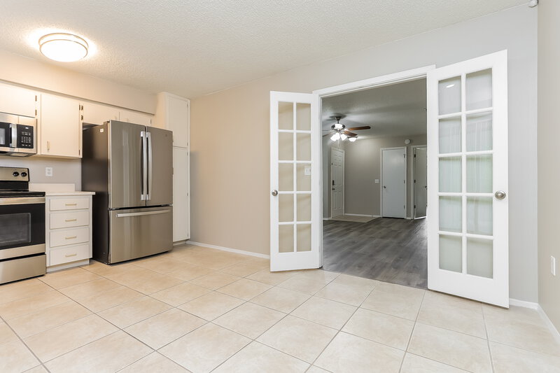 1,980/Mo, 1372 Bramblewood Dr Lakeland, FL 33811 Kitchen View 3