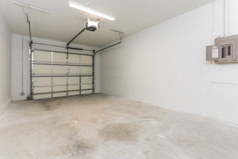 1,980/Mo, 1372 Bramblewood Dr Lakeland, FL 33811 Garage View