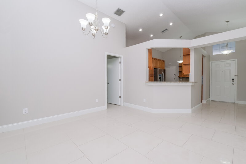 2,950/Mo, 9017 Sheldon Chase Dr Tampa, FL 33635 Dining Room View