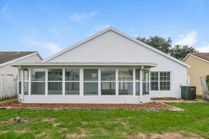 2,950/Mo, 9017 Sheldon Chase Dr Tampa, FL 33635 Rear View