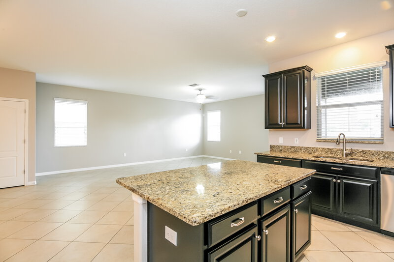 2,130/Mo, 13833 Reindeer Cir Hudson, FL 34669 Kitchen View