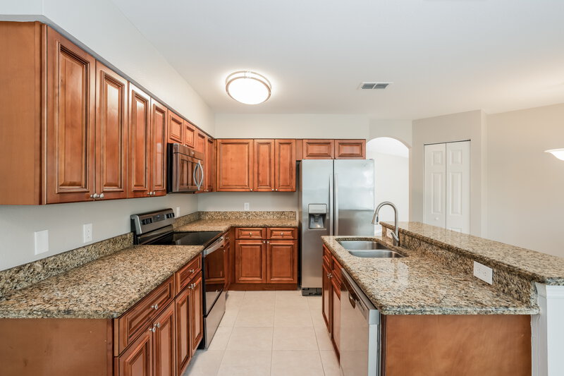 2,390/Mo, 6104 Sand Key Ln Wesley Chapel, FL 33545 Kitchen View