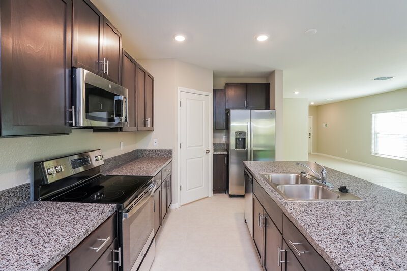 2,670/Mo, 7224 Spring Snowflake Avenue Tampa, FL 33619 Misc View 4