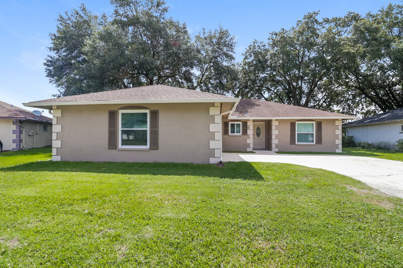 2,200/Mo, 1928 Tidewater Ct Zephyrhills, FL 33543 External View