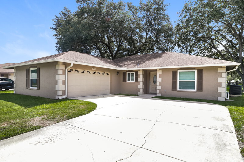 2,245/Mo, 1928 Tidewater Ct Zephyrhills, FL 33543 Front View
