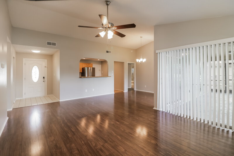 2,245/Mo, 1928 Tidewater Ct Zephyrhills, FL 33543 Living Room View 2
