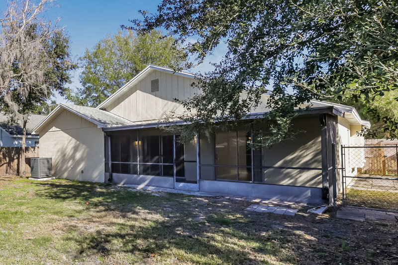 1,905/Mo, 1621 Coppersmith Ct Lutz, FL 33559 Rear View