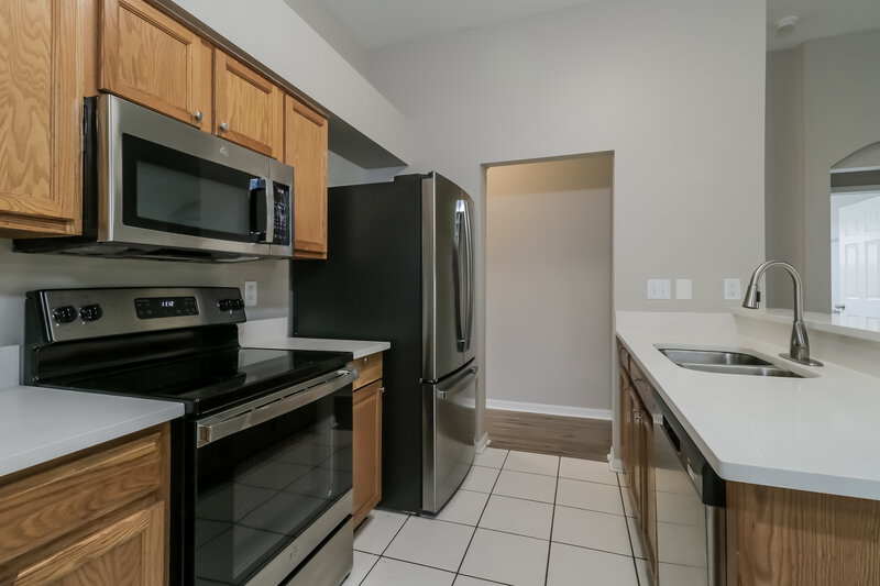 1,995/Mo, 30511 Midtown Ct Wesley Chapel, FL 33545 Kitchen View