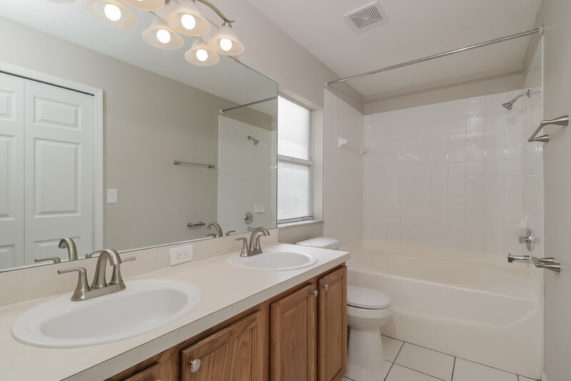 1,995/Mo, 30511 Midtown Ct Wesley Chapel, FL 33545 Main Bathroom View