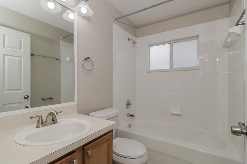 1,995/Mo, 30511 Midtown Ct Wesley Chapel, FL 33545 Main Bathroom View 2