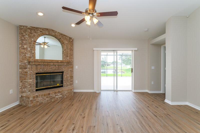 2,565/Mo, 29551 Morwen Pl Zephyrhills, FL 33543 Living Room View