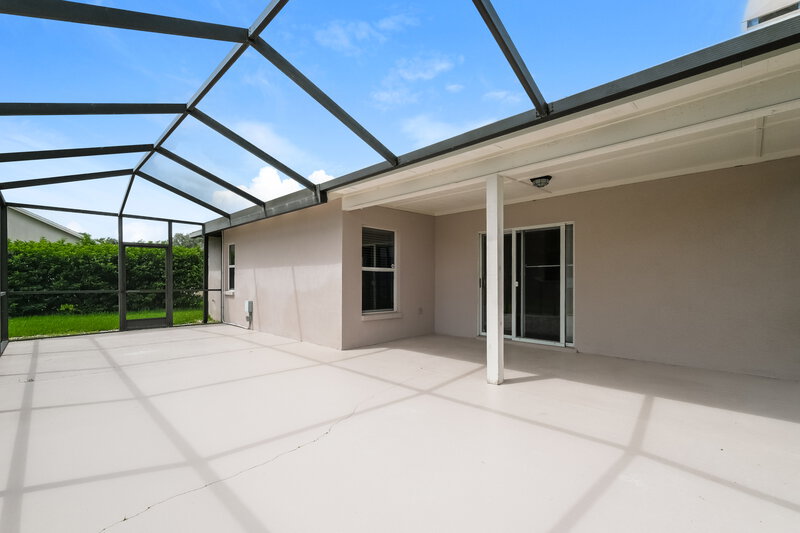 2,565/Mo, 29551 Morwen Pl Zephyrhills, FL 33543 Rear View