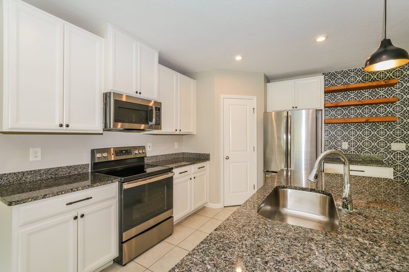 2,220/Mo, 18588 Hunters Meadow Walk Land O Lakes, FL 34638 Kitchen View 4