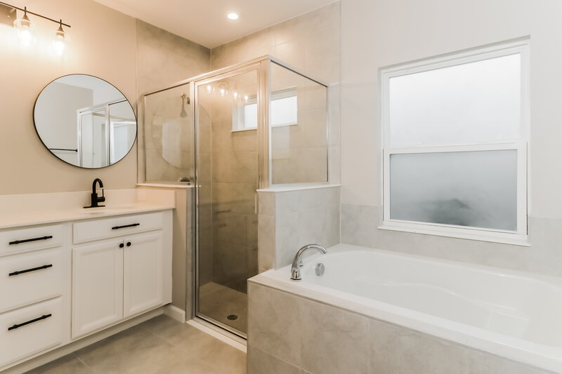 2,500/Mo, 18588 Hunters Meadow Walk Land O Lakes, FL 34638 Main Bathroom View 2