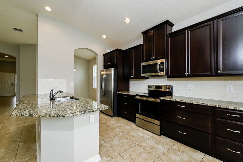 2,610/Mo, 8204 Belle Grove Ct Riverview, FL 33578 Kitchen View