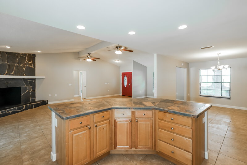 2,370/Mo, 5432 Houston Dr Lakeland, FL 33809 Kitchen View 3