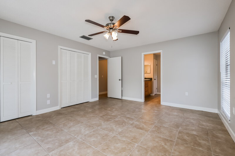2,370/Mo, 5432 Houston Dr Lakeland, FL 33809 Main Bedroom View 2