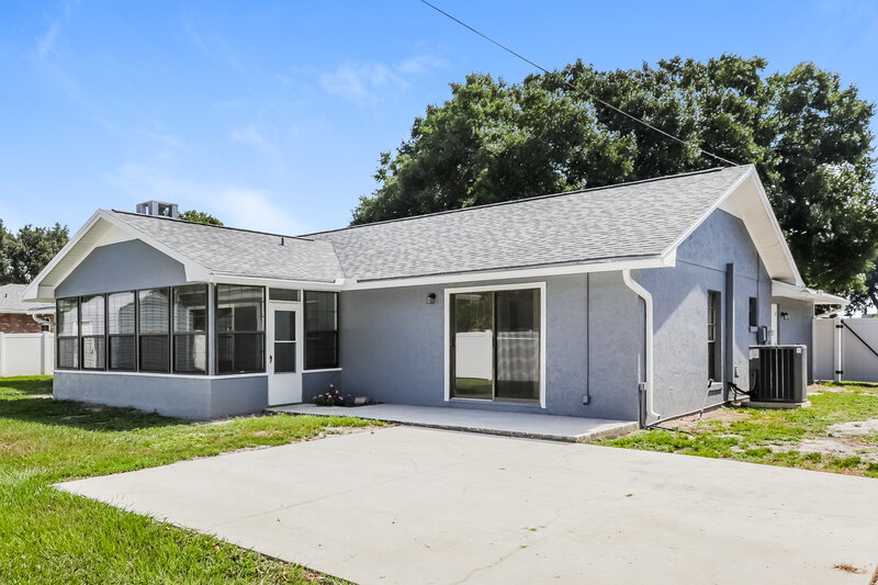 2,370/Mo, 5432 Houston Dr Lakeland, FL 33809 Rear View