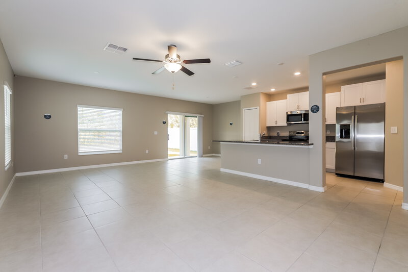 2,465/Mo, 7204 Spring Snowflake Avenue Tampa, FL 33619 Living Room View 2