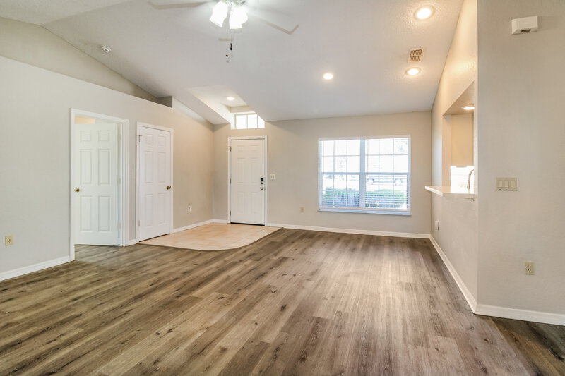1,725/Mo, 3352 Bluestone Ave Spring Hill, FL 34609 Living Room View